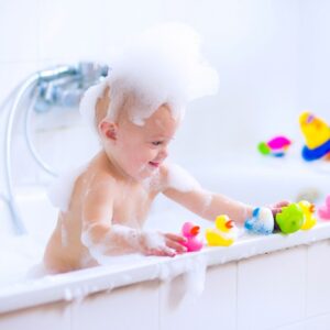 baby-in-bath-32705216_l-edited-300x300